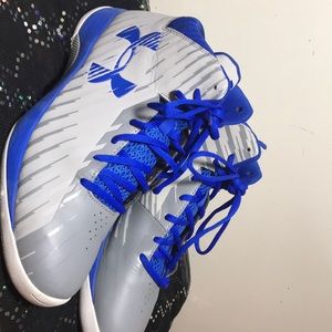 Under armor curry basketball shoes 🏃🏾‍♂️🏃🏾‍♀️.